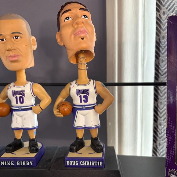 2002 Sacramento Kings Carl’s Jr. Series Bobblehead with Stand - Picture 4 of 7